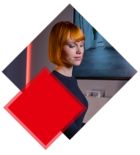 Frau in der fliesenboxx